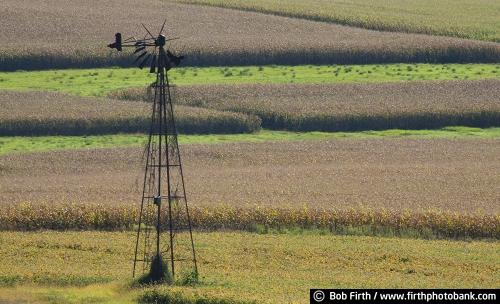 windmill,farm,country,agriculture,crop,agricultural scene,Wisconsin,WI,broken windmill,field