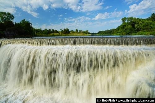 South Dakota;river;moving water;Split Rock River;waterfall;SD